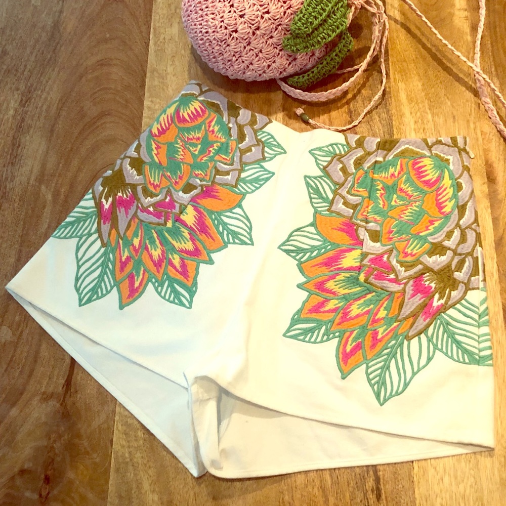 Mara Hoffman White Shorts with Multicolor Floral Embroidery